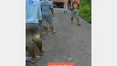 Caleg NasDem di Banyuwangi Tarik Kembali Bantuan Paving