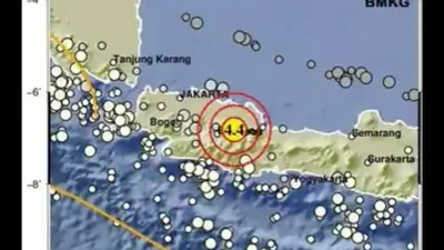 Diguncang Gempa Sumedang M 4,4, Rumah Warga di Desa Margamukti Rusak Parah, Tembok hingga Plafon Ambruk