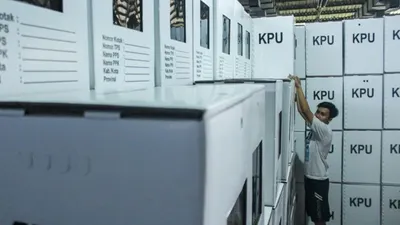 Ilustrasi kotak suara | 2 Contoh Tugas KPPS Setelah Selesai Pemilu, Ternyata Masih Menjaga Surat Suara dengan Baik Lho! Caranya?