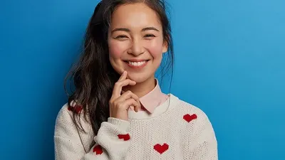 Mau tahu tanda atau ciri-ciri jika sebenarnya kamu adalah tipe orang yang punya aura kharismatik bagus? Simak ulasannya di sini.