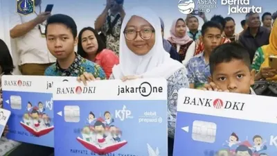 Banyak yang mengira bahwa apabila Buku Tabungan dan ATM KJP Plus hilang maka status kepesertaannya menjadi dicabut.