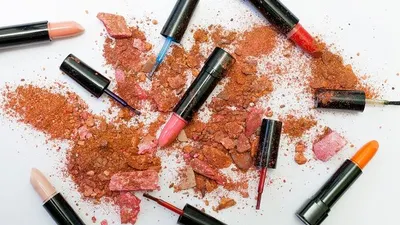 Wah Ternyata Kepribadian Bisa Dilihat dari Warna Lipstik Favorit loh, Kamu Suka yang Mana nih?