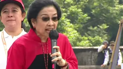 Ketua Umum PDIP Megawati Soekarnoputri saat pidato di kampanye akbar Ganjar-Mahfud di Solo