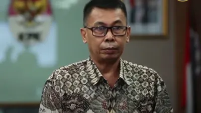 Nawawi Pomalango menggantikan Firli Bahuri sebagai Ketua KPK Sementara.
