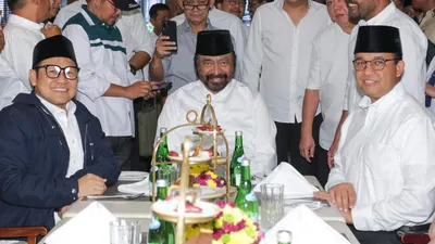 Muhaimin Iskandar (kiri), Surya Paloh (tengah) dan Anies Baswedan (kanan)
