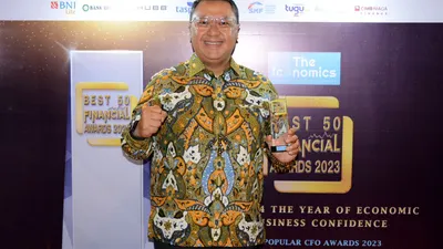 Penghargaan ini diterima oleh Senior Executive Vice President Credit Risk bank bjb, Galis Prasetya.            