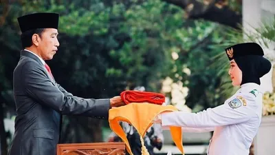 Potret Ayumi Putri Sasaki sosok pemabawa Teks Proklamasi saat kirab HUT RI ke-78