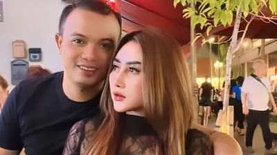  Nuril Huda (suami) dan Luluk Nuril 