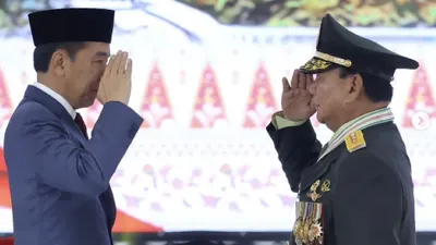Presiden Jokowi Beri Pangkat Istimewa pada Prabowo Subianto
