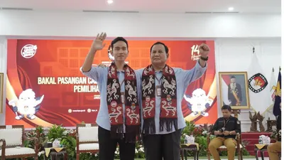 Beberapa lembaga survei menunjukkan hasil survei pasangan Prabowo Subianto dan Gibran Rakabuming Raka, berada pada posisi pertama.