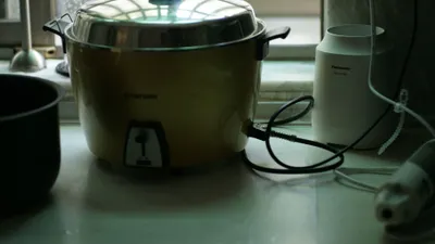 Ilustrasi. Bantuan sosial yang diberikan ESDM berupa alat masak listrik atau rice cooker rencananya akan dibagikan pada bulan Januari 2024.