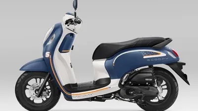 Menjadi pilihan konsumen untuk berkendara dengan tampilan retro modern, Honda Scoopy 2023 tampil dengan spesifikasi terbarunya.
