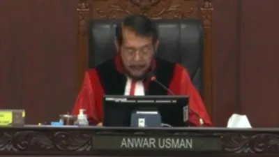 Mahkamah Konstitusi (MK) kembali menjadwalkan sidang ulang soal batas usia capres-cawapres pada Rabu, 8 November 2023, pukul 13.30 WIB.