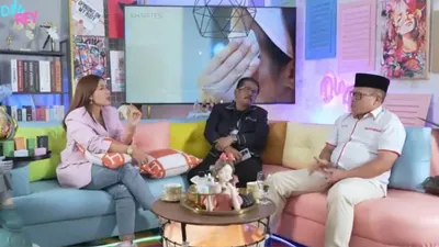 Ketua IPW Sugeng Teguh Santoso bertemu dengan Kuasa Hukum Jessica Wongso di dalam siaran podcast Reyben Entertainment.