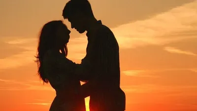 6 Sikap Seorang Pria yang Bisa Membuat Wanita Jatuh Hati, Pasanganmu Dijamin Bisa Tergila-gila!