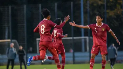 Setelah tertinggal, kini giliran Ekuador yang berinisiatif menyerang. Berkali kali gawang Indonesia diancam oleh penyerang Ekuador U-17.