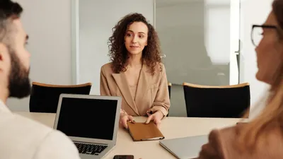 Lakukan 4 Hal Ini Jika Kamu Mendapatkan Undangan Interview, HRD Auto Suka!