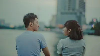 Kita bakal bongkar bareng-bareng tanda-tanda bahwa seseorang punya daya tarik yang bikin orang lain terpikat.