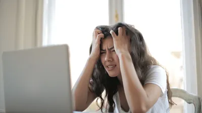 5 Tanda Kesehatan Mental Kamu Sedang Menurun tapi Jarang Disadari