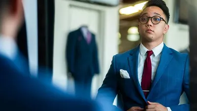 Tanda-tanda Pria Merasa Insecure dengan Penampilan Mereka, Kamu Ngerasain Nggak?