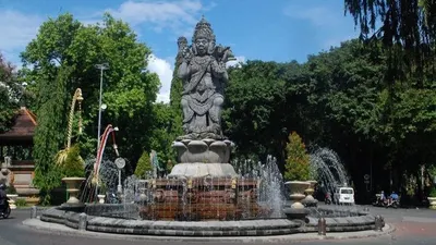 Di wilayah Denpasar memiliki tingkat keamanan yang paling tinggi dibanding dengan wilayah lain di Indonesia.