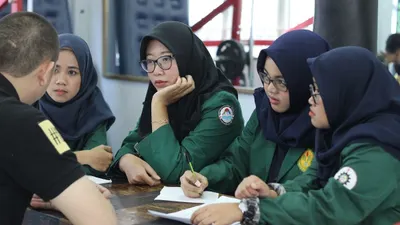 Untuk menghindari pendekatan yang terkesan negatif, berikut adalah 5 tips jika ingin terlihat cerdas di mata dosen secara positif.