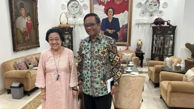 Megawati bersama Mahfud MD