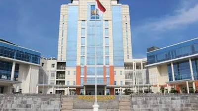 Universitas Negeri Surabaya (UNESA)