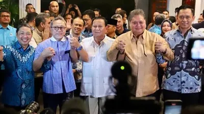Prabowo Subianto tak didampingi Gibran Rakabuming saat deklarasi cawapres
