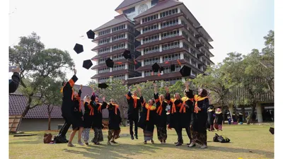 Universitas Indonesia (UI)
