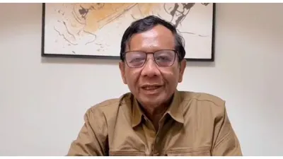 Mahfud MD di Makassar berbincang dengan beberapa influencer, milenial, gen Z, dan para pendukung dari partai pengusungnya.