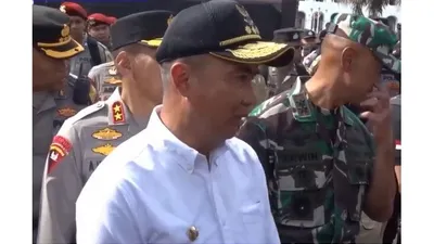 PJ Gubernur Jawa Barat, Bey Machmudin.