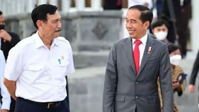 Luhut Binsar Pandjaitan bersama Presiden Jokowi