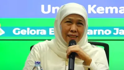 Khofifah menyampaikan bahwa dirinya telah mengkomunikasikan akan nonaktif dari PBNU kepada Ketua TKN Rosan Roeslani.