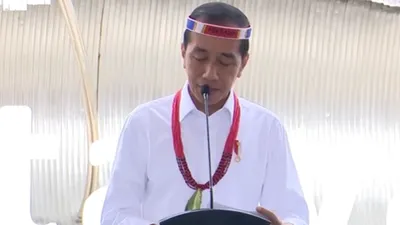 Upaya Presiden Joko Widodo dalam melanggengkan politik dinasti, dinilai kalangan universitas telah melanggar berbagai aturan.