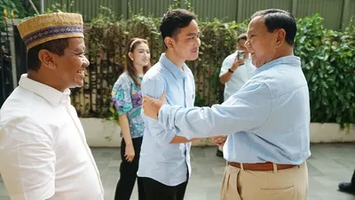Sejak Gibran Rakabuming dideklarasikan sebagai kandidat cawapres Prabowo Subianto, sejumlah tanggapan negatif bermunculan.