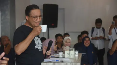 Anies Baswedan Kunjungi Padang Pariaman dan Ikuti Tradisi Makan Bajamba, Apa Itu?