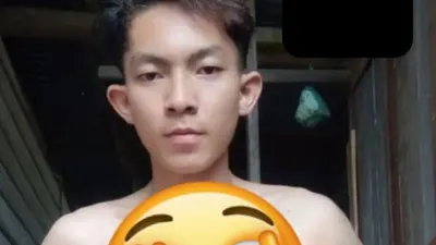 Foto-foto Nauval yang menunjukkan tindakan tidak senonoh terhadap ayat suci Alquran kini sedang menjadi viral. 