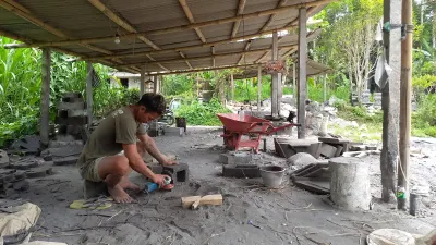Klaster Perajin Batu Paras Taro di Bali Semakin Berkembang Berkat Program  Pemberdayaan BRI