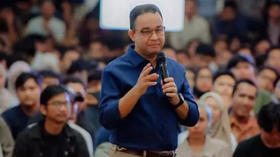 Blusukan Ke Pasar Karawang, Anies Baswedan Kembali Tebar Janji Kampanye: Prioritaskan Harga Sembako