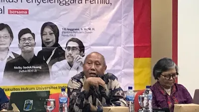 Guru Besar Antropologi Hukum, Fakultas Hukum Universitas Indonesia (UI) Sulistyowati Irianto, saat menjadi pembicara pada Diskusi Publik &ldquo;Ancaman Politik, Netralitas Penyelenggara Pemilu dan Politisasi Sosial&rdquo; di Kampus UI, Depok, Jawa Barat, Senin (11/12/2023).