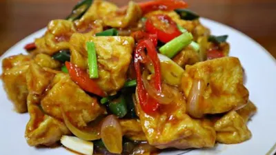 Tahu saus tiram | Dengan bermodalkan tahu, ada 2 ide resep sahur yang simple namun tinggi protein. Penasaran apa saja? Mari simak!