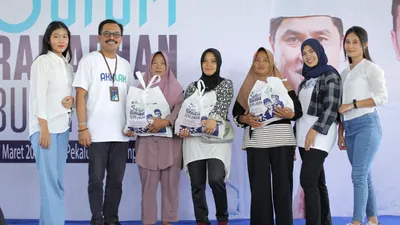 Dalam rangka menghadirkan semangat BUMN Untuk Indonesia dan sekaligus menjadi rangkaian HUT Kementerian BUMN ke 26 Tahun, PT Permodalan Nasional Madani (PNM) bersama Kementrian BUMN menyelenggarakan kegiatan Safari Ramadhan BUMN 2024 di Lapangan Pekalongan, Lampung Timur.