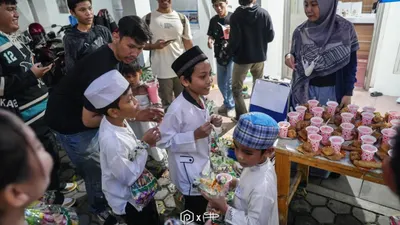 Yamaha Gelar Kegiatan Sosial 'War Takjil' dengan Konsumen di Rumah Yatim Duren Sawit