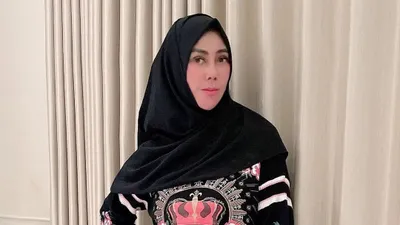 Amy Qanita atau Mama Amy, Ibunda Raffi Ahmad