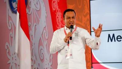 Bahkan, Anies Baswedan pun mengibaratkan penjegalan dalam dunia politik bagaikan sliding tackle dalam sepak bola.