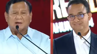 Anies Baswedan mempertanyakan posisi dan kapasitas Jokowi dalam berkomentar terkait debat capres. Ia pun mengaku kaget dengan relevansinya.