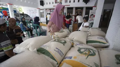 Mohon Maaf! Hanya KPM PKH-BPNT Memiliki KTP Berciri Ini yang Beruntung Dapat Bansos Beras 10 KG untuk 6 Bulan