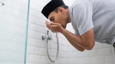 Menelan Air saat Berkumur dalam Wudhu Apakah Membatalkan Puasa? Simak Jawabannya