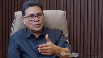Faizal Assegaf menilai jika Rocky Gerung wajib menunjukkan keberpihakan politiknya agar bisa keluar dari semua retorika omong kosong yang berlagak netral.